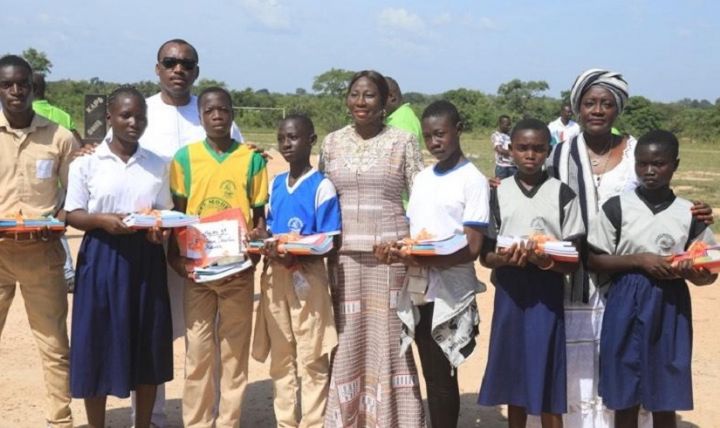 Kandia Camara invite les élèves de Gbon à être studieux