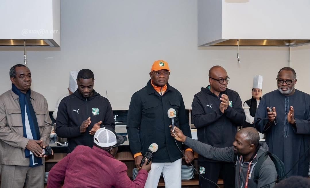 CAN Maroc 2025: visite du ministre Adjé Silas Metch au QG des Éléphants avant le choc contre le Burkina Faso