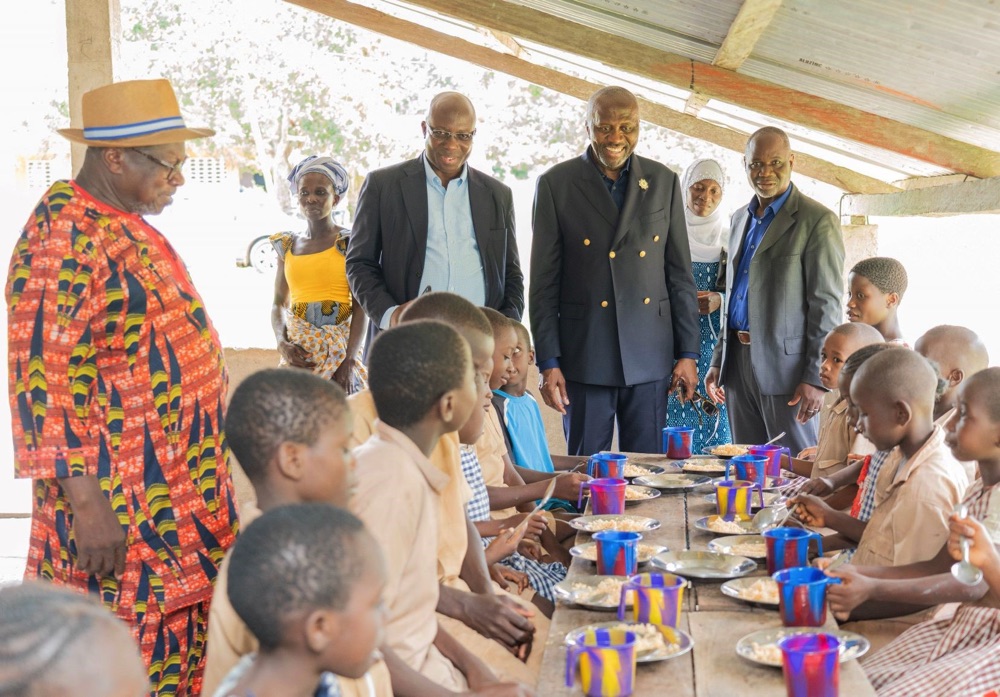 Cantine scolaire EPP Abou Sékakoi d’Adzopé : des initiatives pour appuyer l’État dans le rationnement de 231 élèves