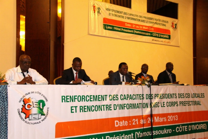 Elections locales : 415  commissaires locaux interpellés