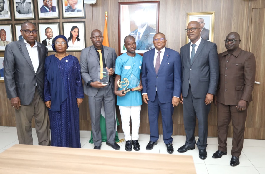 Célébration du mérite : les lauréats 2025 des médias publics reçus par le  ministre de la Communication 