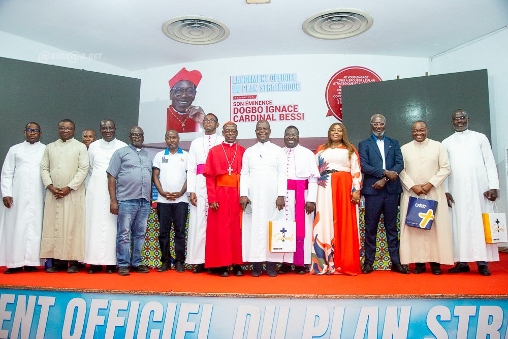 Côte d’Ivoire : l’Archidiocèse d’Abidjan lance deux applications numériques pour les fidèles et les écoles catholiques