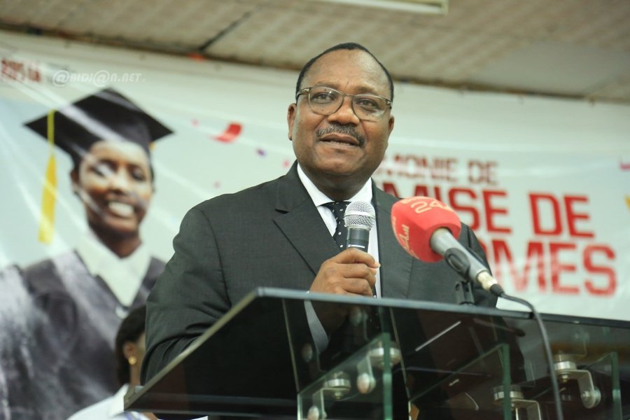 Cérémonie de remise de diplômes des universités RUSTA