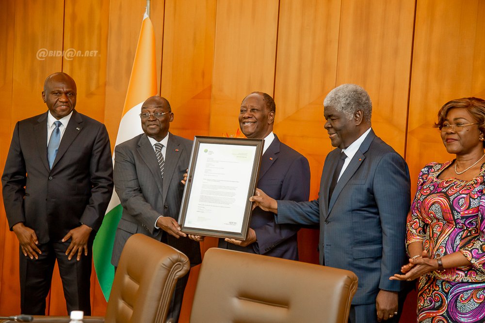 Côte d’Ivoire : le Président Alassane Ouattara reçoit la notification officielle du siège africain du Fonds Vert pour le Climat