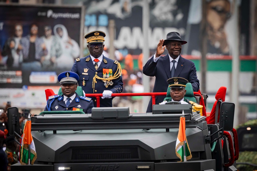 Le Chef de l’État a présidé la Cérémonie officielle de célébration du 66è Anniversaire de la Fête de l’Indépendance à Yopougon