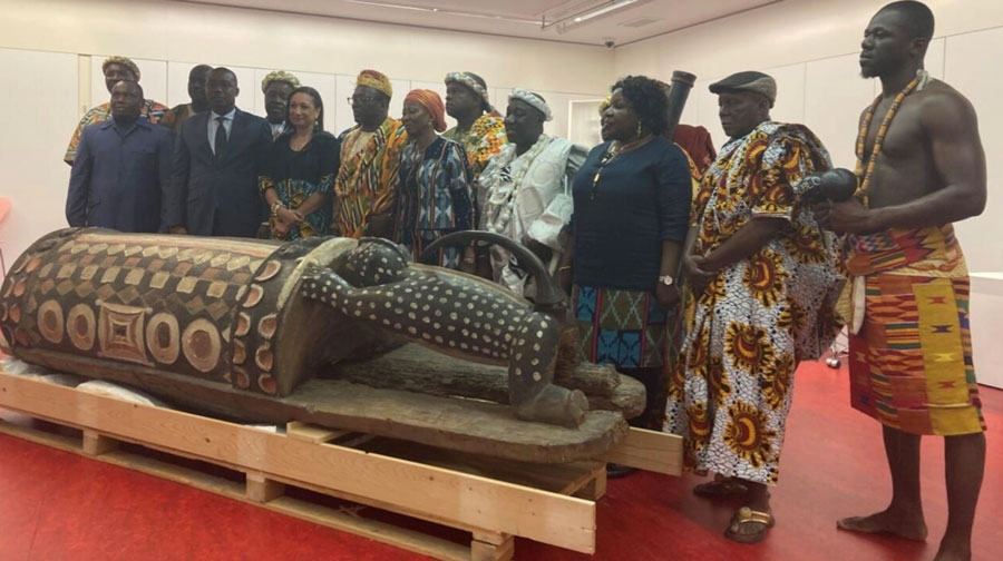 France: désacralisation du «tambour parleur» avant sa restitution à la Côte d'Ivoire