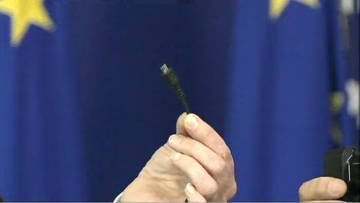 UE : 14 fabricants présentent le chargeur universel de téléphone portable