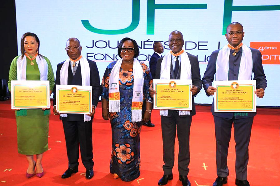 Clôture 4ème édition des Journées de la Fonction publique : 918 fonctionnaires distingués dans l'Ordre du mérite de la Fonction publique