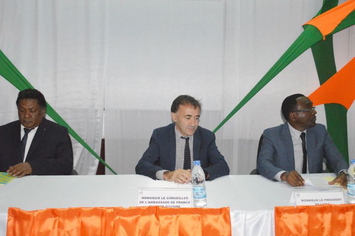 UNA/Cérémonie de lancement de Clubs Mathématiques Lycéens ANIMATH en Côte d’Ivoire : Deux Clubs Mathématiques Lycéens ANIMATH installés