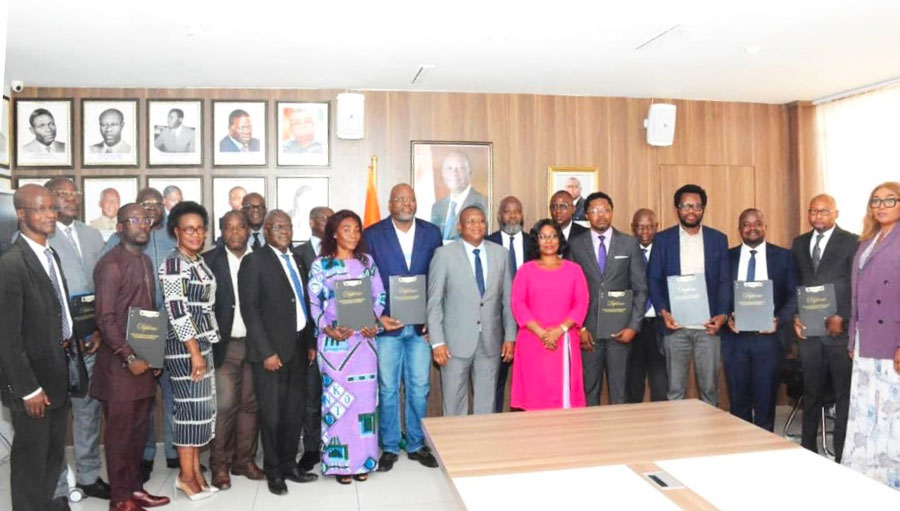 Communication : le ministre Amadou Coulibaly reçoit la première promotion des diplômés du programme Executive Master en Management des Médias