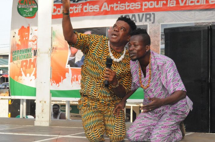 Caravane des artistes pour la paix et la réconciliation : Bilé Dieméleou offre le spectacle aux populations de Dimbokro