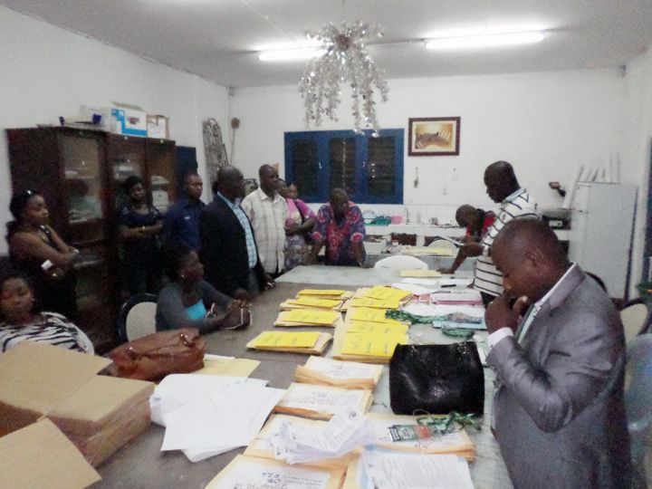 Fonction publique : les derniers concours de 2014 se déroulent en février