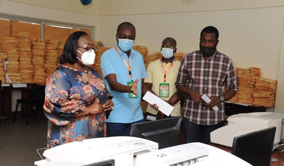 Concours administratifs 2021: Anne Ouloto s’assure du bon déroulement du processus de publication des résultats