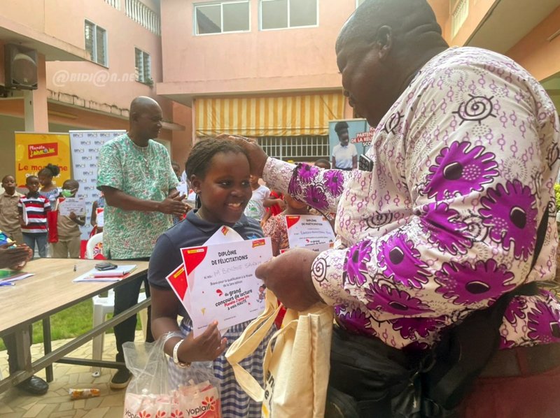 Lecture : M’Bengue Sarah qualifie son école pour la finale du concours ‘’planète j’aime lire à voix haute’’