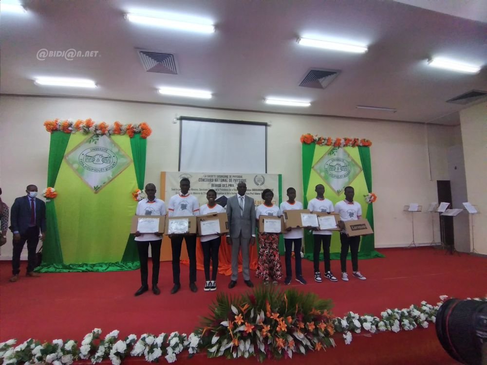 Concours national de Physique : 7  lauréats   récompensés pour cette première édition