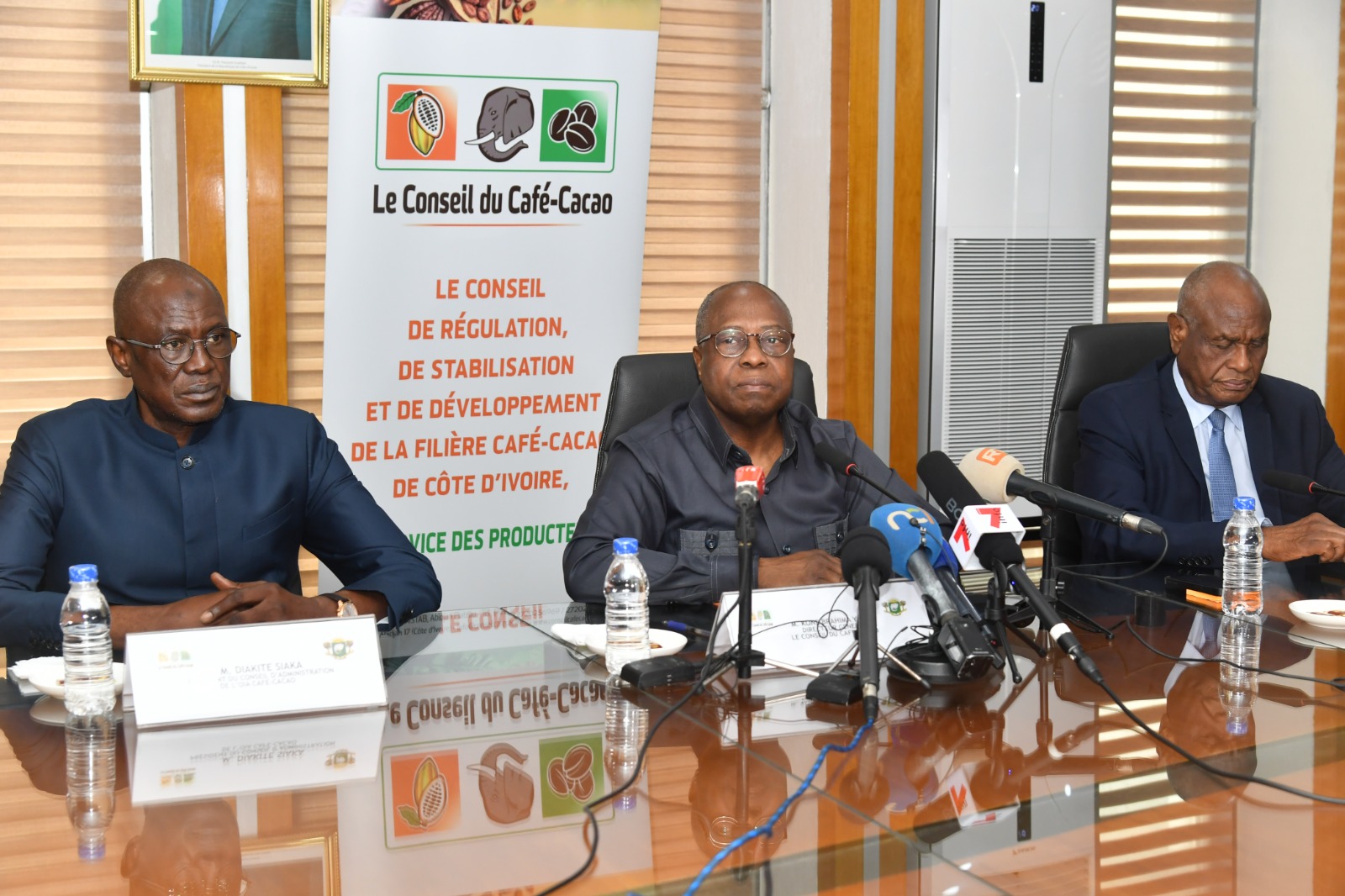 Campagne café-cacao 2025-2026 : « Toute la production issue des plantations ivoiriennes sera achetée », indique le directeur général du Conseil du café-cacao