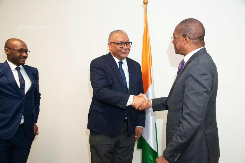 Construction de logements sociaux : la Banque Arabe pour le Développement Économique de l’Afrique s’engage avec le gouvernement ivoirien pour la construction de 25 mille logements à Abidjan et à l’intérieur du pays