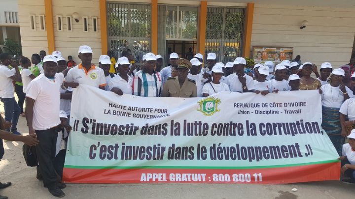 Une organisation de la société civile marche pour sensibiliser sur la corruption