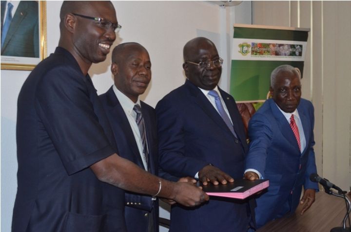 Développment des filières Coton-Anarcade :    Le Conseil Coton et de l’Anacarde s’appuie sur la recherche