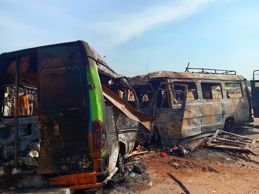 Côte d'Ivoire : 26 morts, dont 10 calcinés, dans une collision entre deux minicars sur l'axe Daloa–Issia