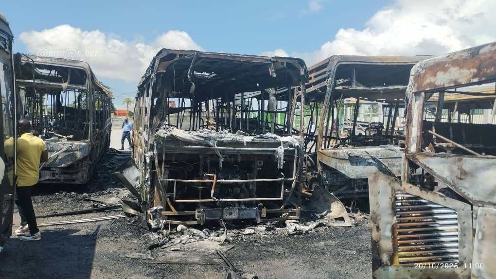 Côte d'Ivoire : 40 autobus de la SOTRA entièrement calcinés après un incendie au dépôt 5 à Koumassi ( Bilan provisoire)