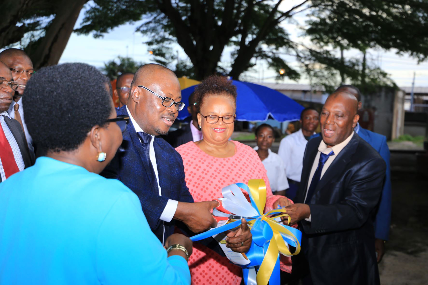 Côte d'Ivoire : Abidjan Terminal fait don de Bibliothèques équipées aux établissements professionnels