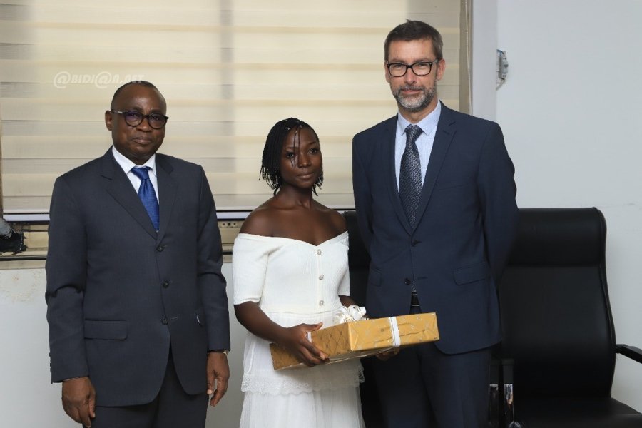 Côte d'Ivoire : Bolloré Transport logistics offre une bourse d'études en France à une étudiante ivoirienne