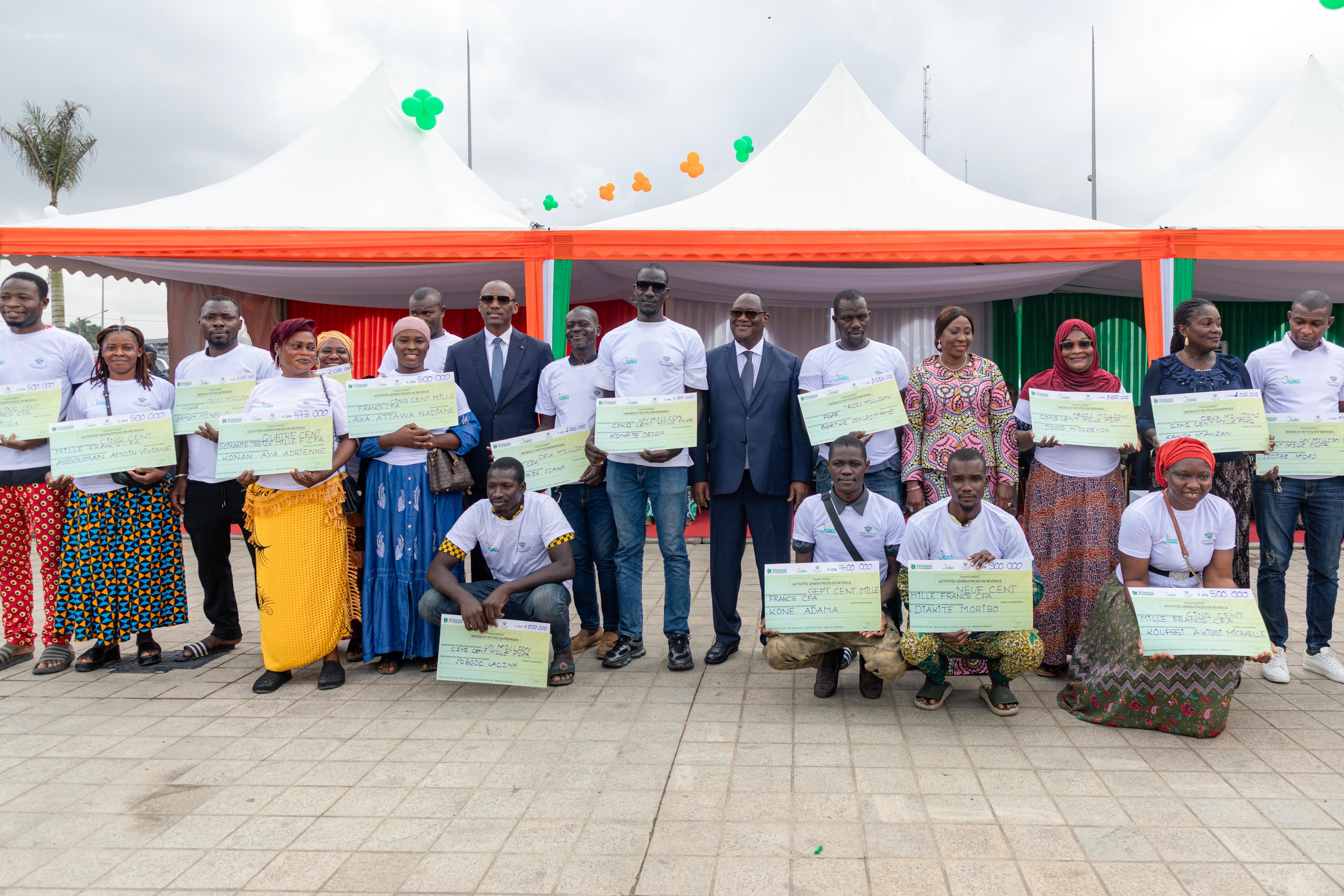 Côte d'Ivoire/ ''Carrefour des opportunités professionnelles'' à Abobo : l'État offre des ''emplois durables '' à 3704 jeunes