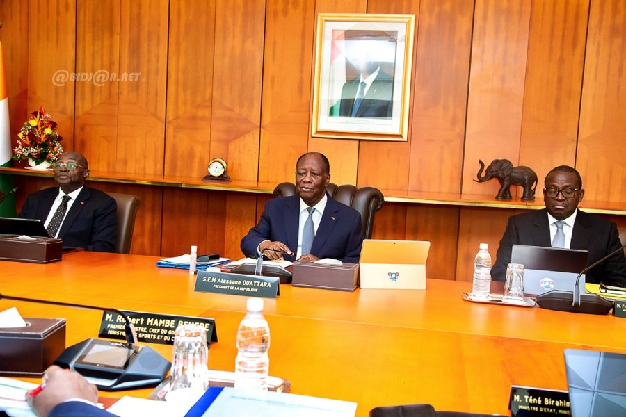 Transports sanitaires terrestres, aériens et maritimes : un décret adopté en Conseil des ministres pour une meilleure réglementation