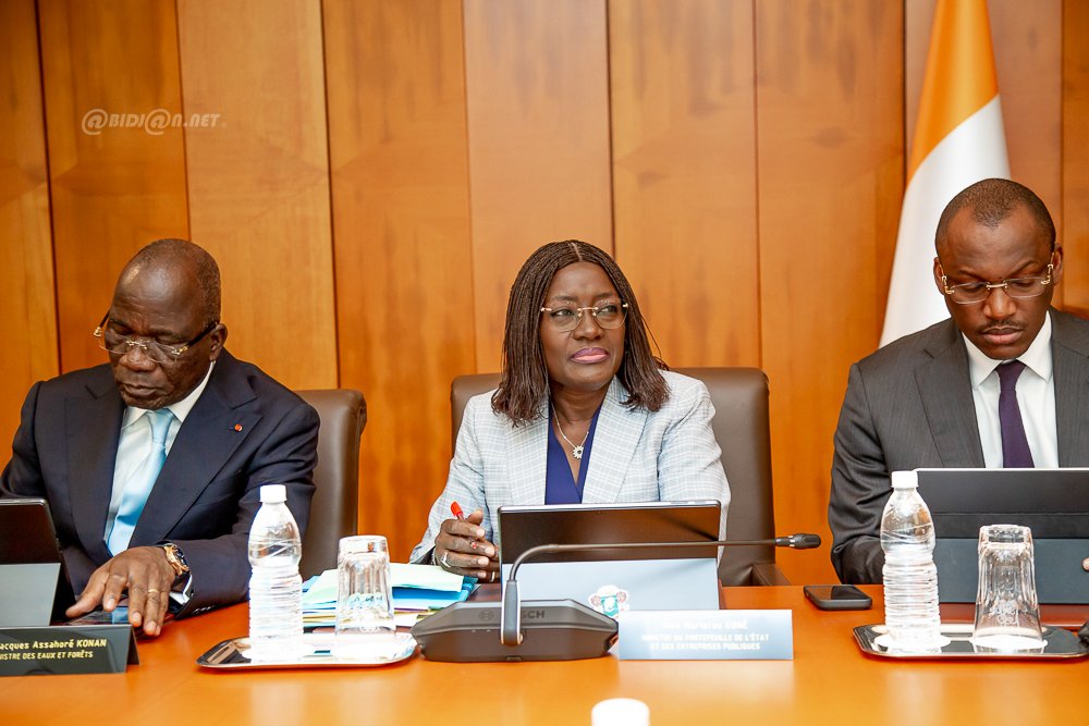 Secteur public ivoirien : le gouvernement annonce des performances en hausse et des déséquilibres à corriger