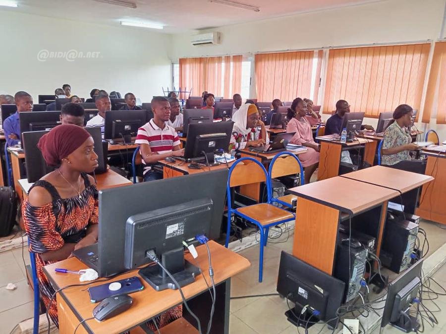 Côte d'Ivoire : des doctorants de l'université Nangui Abrogoua instruits sur la rédaction d'articles scientifiques