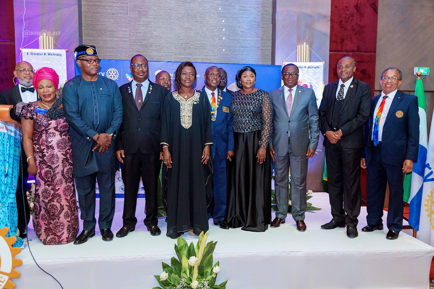 Côte d'Ivoire / District 9101 du Rotary International : passation de collier entre les gouverneurs sortant et entrant 