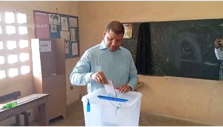 Côte d'Ivoire/ Élection présidentielle : le candidat Jean-Louis Billon a voté à Dabakala et dit attendre les résultats 