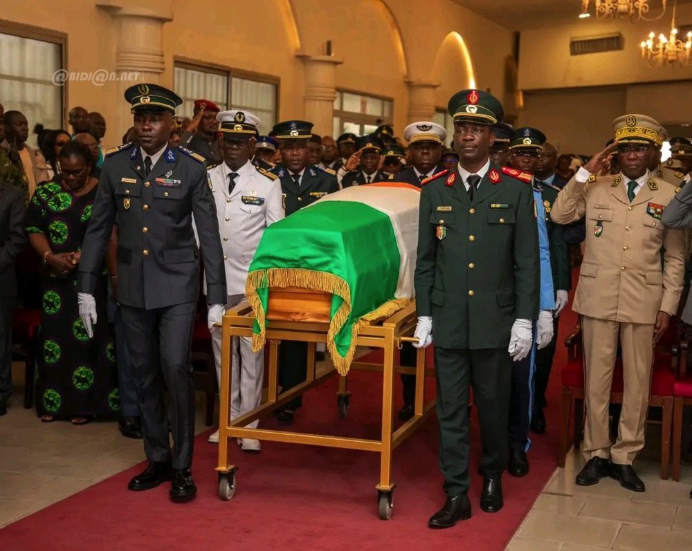 Côte d'Ivoire : le Général Dem Aly Justin, ex numéro 2 de l'Armée fait commandeur de l'Ordre national à titre posthume