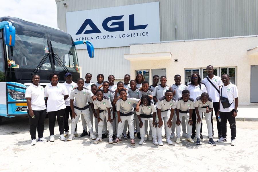 Côte d'Ivoire : L’équipe féminine U17 de football découvre les infrastructures logistiques d’AGL