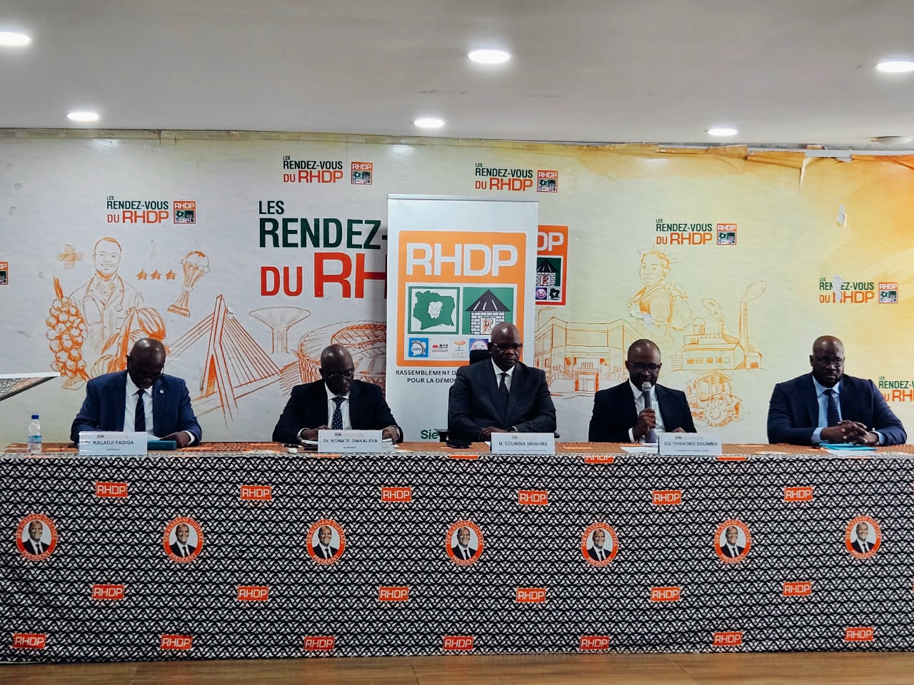 Côte d'Ivoire : les Jeunes cadres du RHDP renforcent leur compréhension des enjeux transfrontaliers