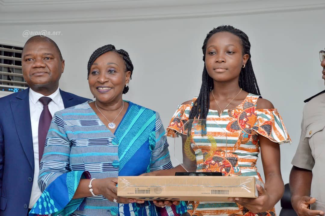 Côte d'Ivoire : les meilleurs élèves du '' District autonome des Lacs'' primés