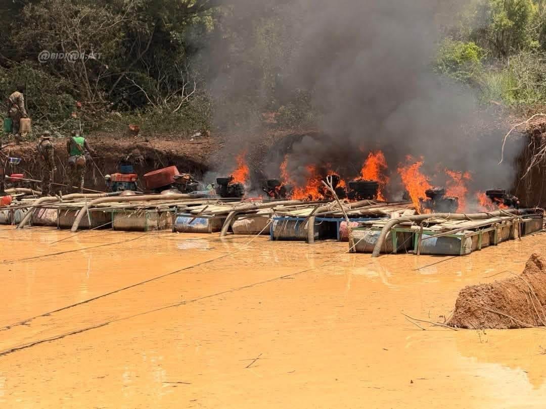 Côte d'Ivoire/Lutte contre l'orpaillage illégal : 18 dragues détruites et 03 suspects interpellés à Tengrela