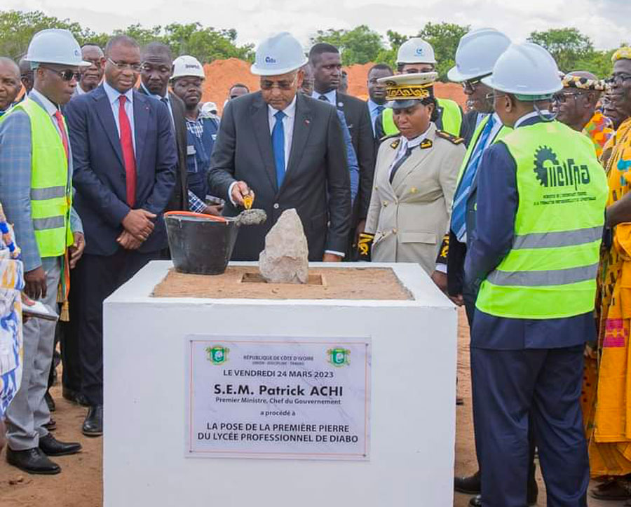 Côte d'Ivoire : Patrick Achi lance les travaux de construction de centres de formation à Botro, Diabo, le centre de service civique de Bouaké inauguré