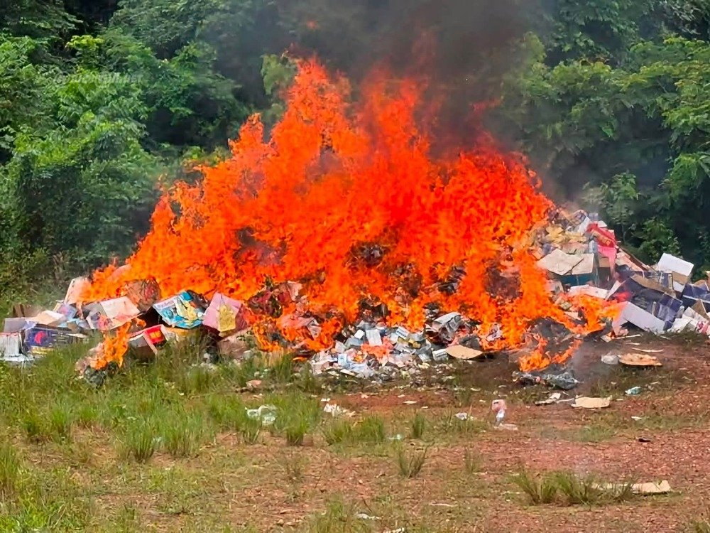 Côte d'Ivoire : plus de 25 tonnes de produits prohibés incinérées à Abengourou