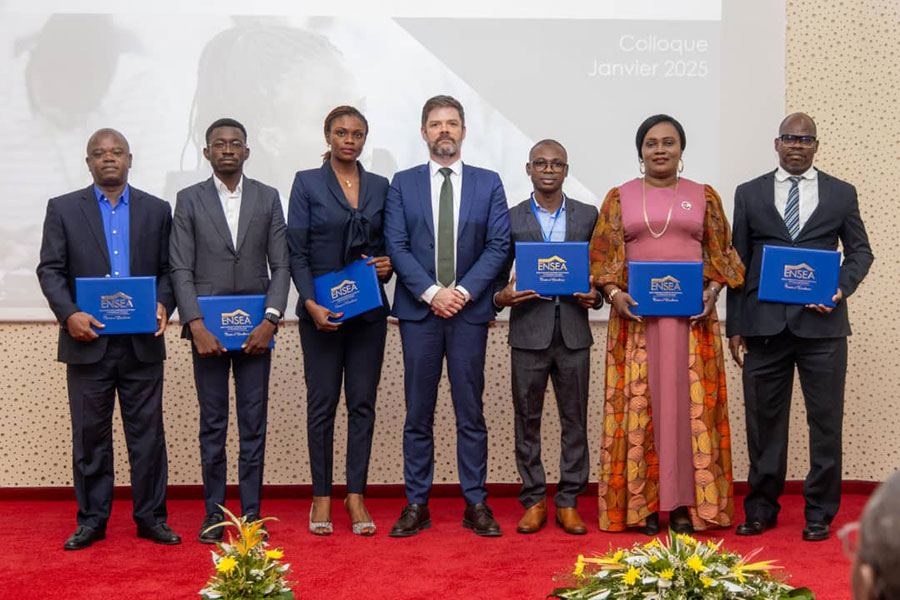 Côte d'ivoire: Plusieurs fonctionnaires et professionnels du secteur public ivoirien reçoivent leurs parchemins de fin de formation