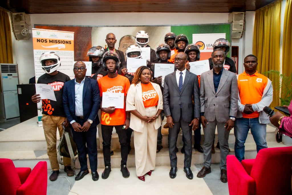 Côte d'Ivoire/Sécurité routière : Leadway Assurance offre 100 casques à des livreurs à moto