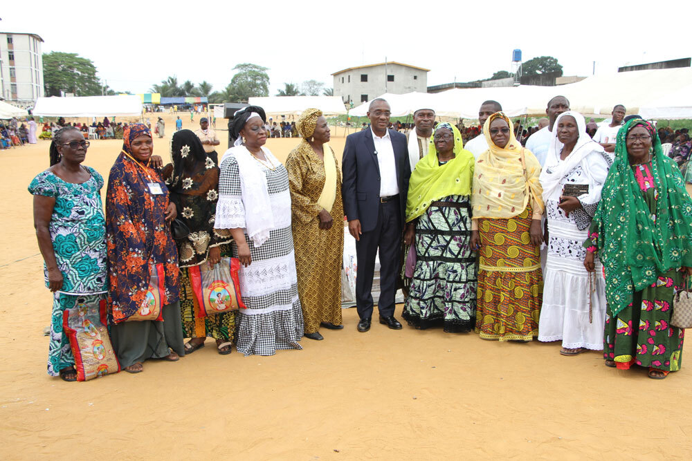 Côte d'Ivoire: un cadre du parti au pouvoir annonce la construction d'un centre d'accueil pour les veuves à Biankouma