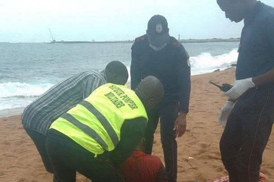 Côte d'Ivoire : Un homme d’environ 75 ans menaçant de se suicider dans la mer sauvé par les Pompiers à Vridi (Officiel) 
