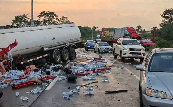 Côte d'Ivoire : Une collision entre deux camions fait un mort et quatre blessés à Yamoussoukro