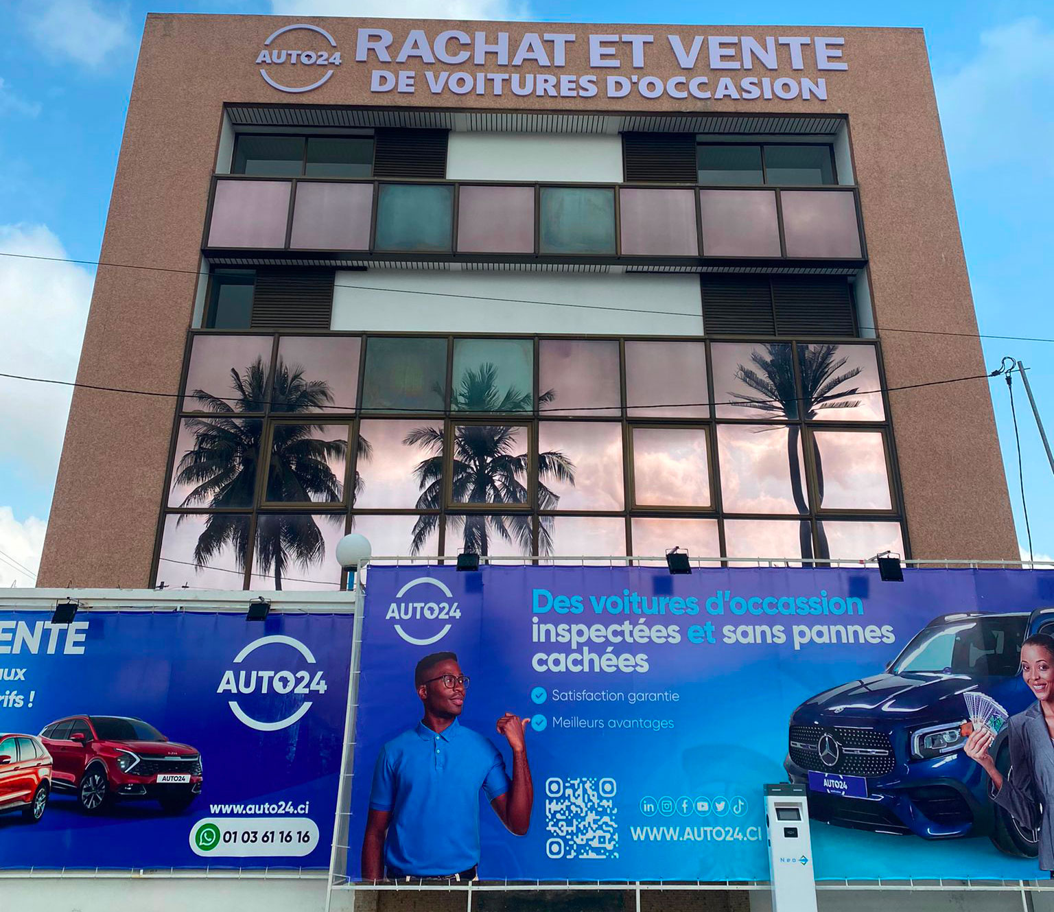 Publi-reportage / Côte d'Ivoire: une star up installe la 1ère borne de recharge publique pour véhicules électriques