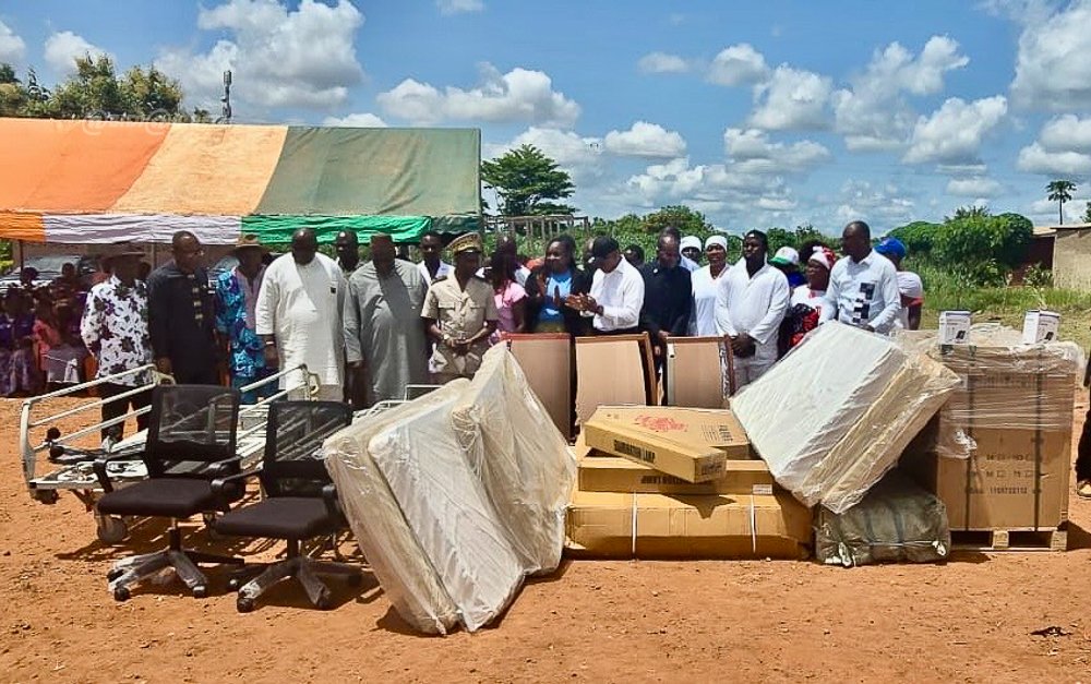 Côte d’Ivoire/ Daloa - Kibouo : hommage à Dominique Ouattara après un important don de matériel médical