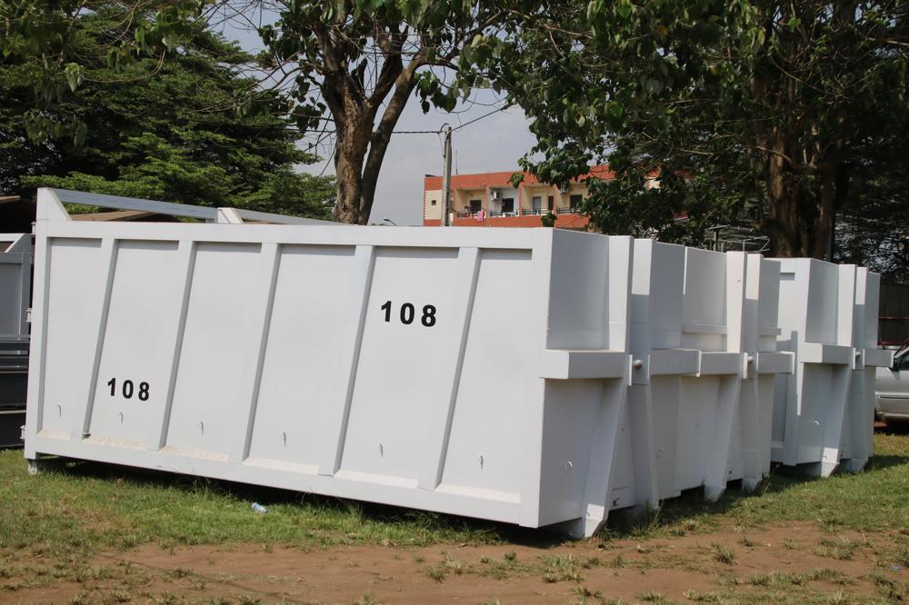 Côte d’Ivoire: des bennes à ordures modernes fabriquées par des élèves du lycée professionnel de Koumassi
