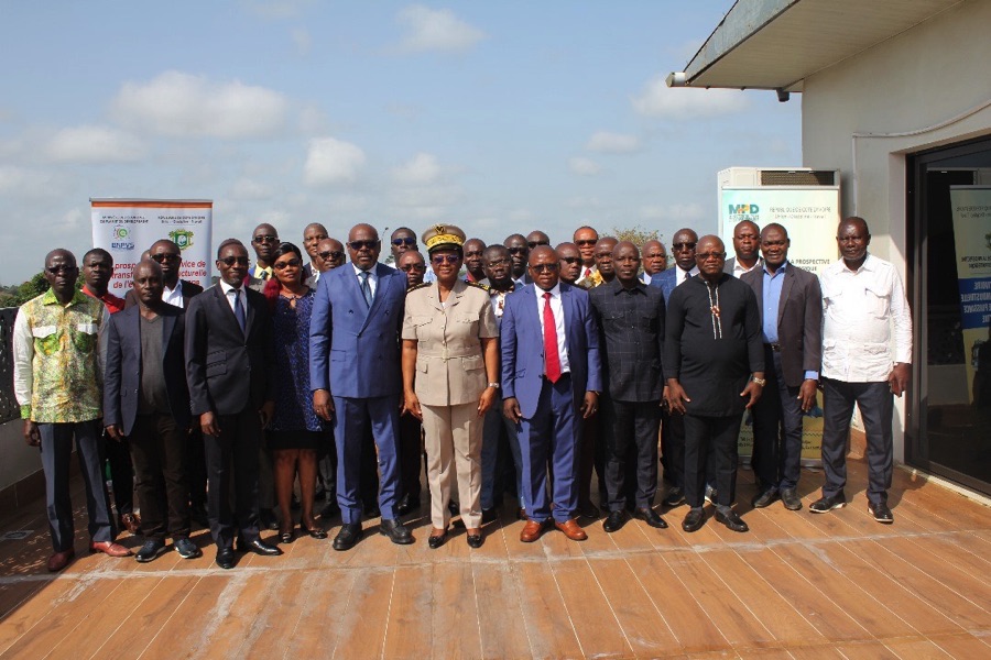 Côte d’Ivoire : des Directeurs de Développement et de Planification des Conseils Régionaux à l’école de la prospective territoriale 