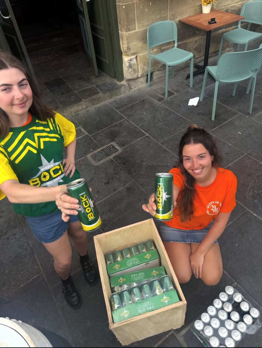 Côte d’Ivoire : la bière Bock de SOLIBRA présente dans un pub  Irlandais pendant la Coupe du monde